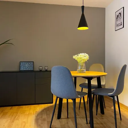 Lamiacasa Balcony Parking Bosch Airport Apartment Renningen